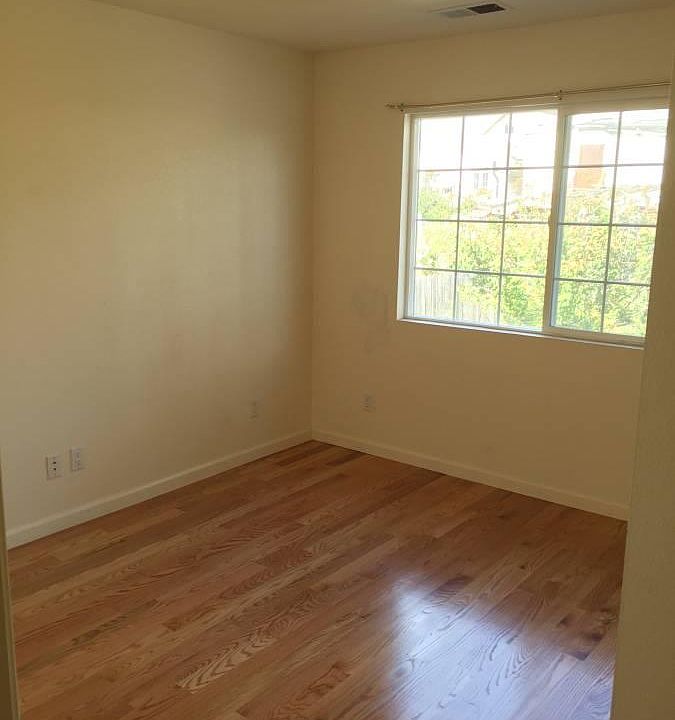 1st image of 31 Woodrow St