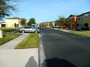 3 bed, 2.5 bath, 1473 sqft, $1,985 — Photo 2