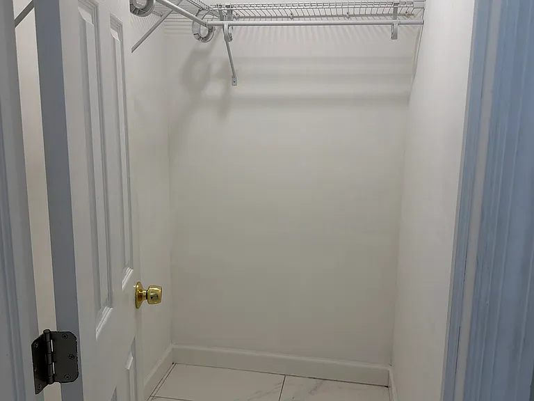 101 E 51st Pl — Photo 16