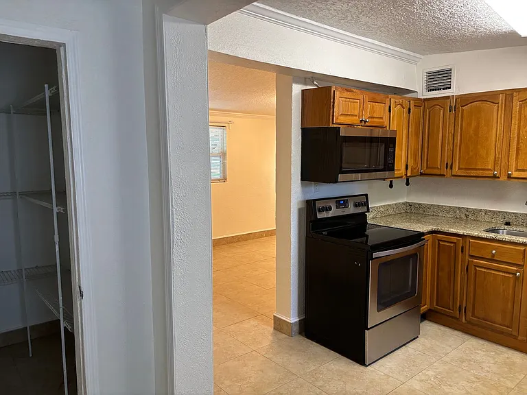 1824 S Brookview Dr — Photo 7