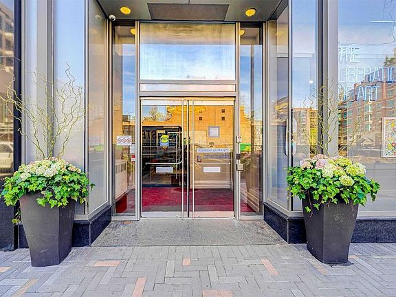 4th image of 155 Yorkville Ave #1113
