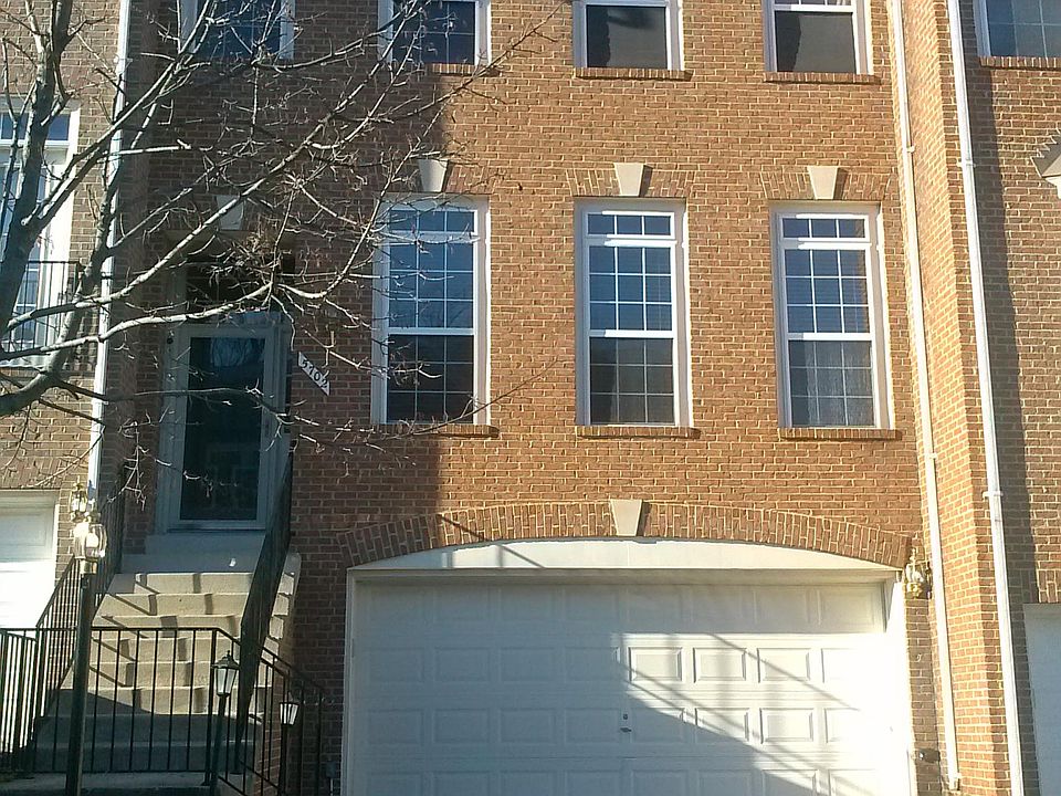 1st image of 5702 Governors Pond Cir