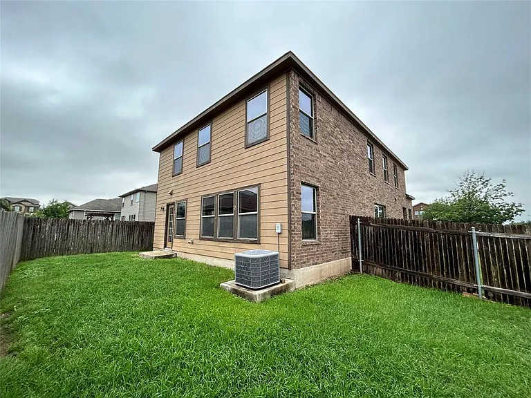 9001 Bird Brook Ln — Photo 6