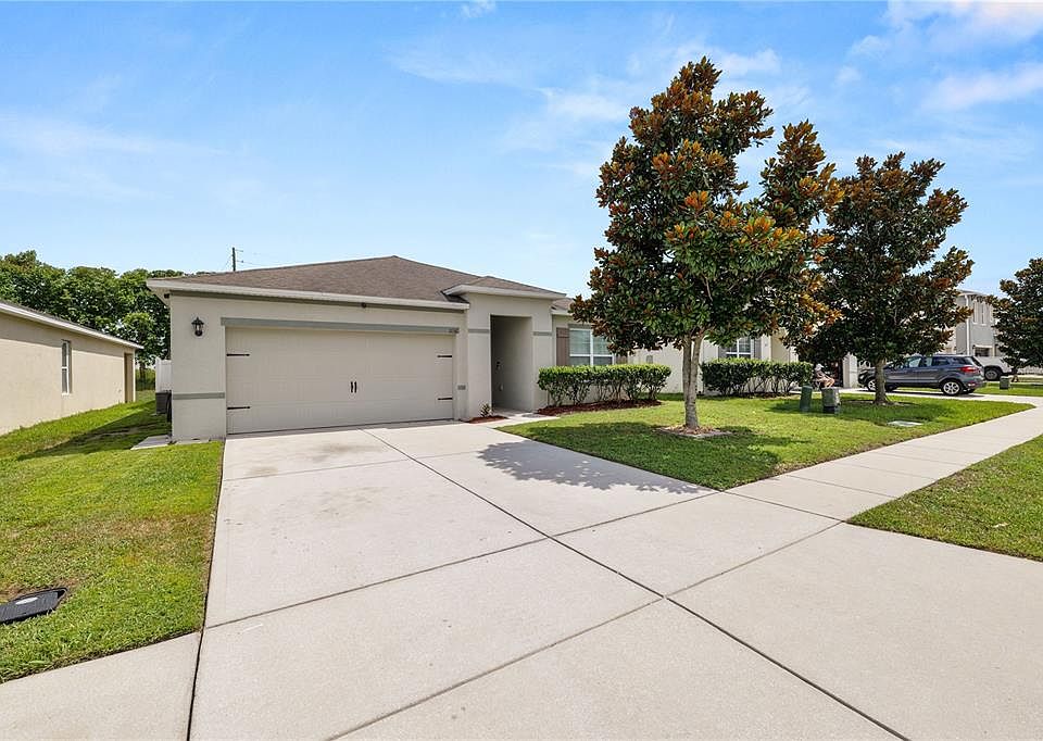 1st image of 3136 Country Club Cir