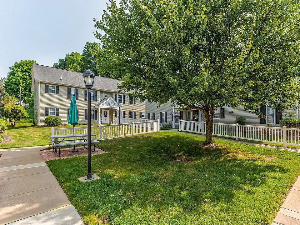 Commons of Saxonburg Apartments