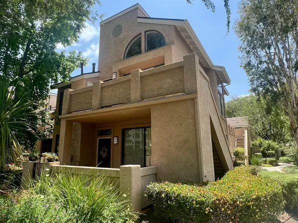 155 N Singingwood St Unit 11, Orange, CA 92869