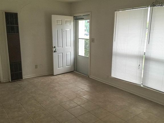 4th image of 2824 Newsom Cir