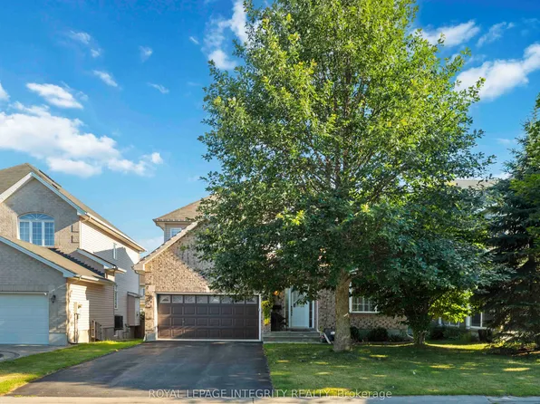 101 Spiritwood Dr, Ottawa, ON K2M 3A1