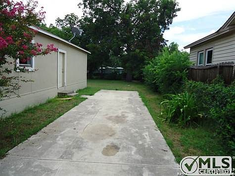 4th image of 2710 Steves Ave