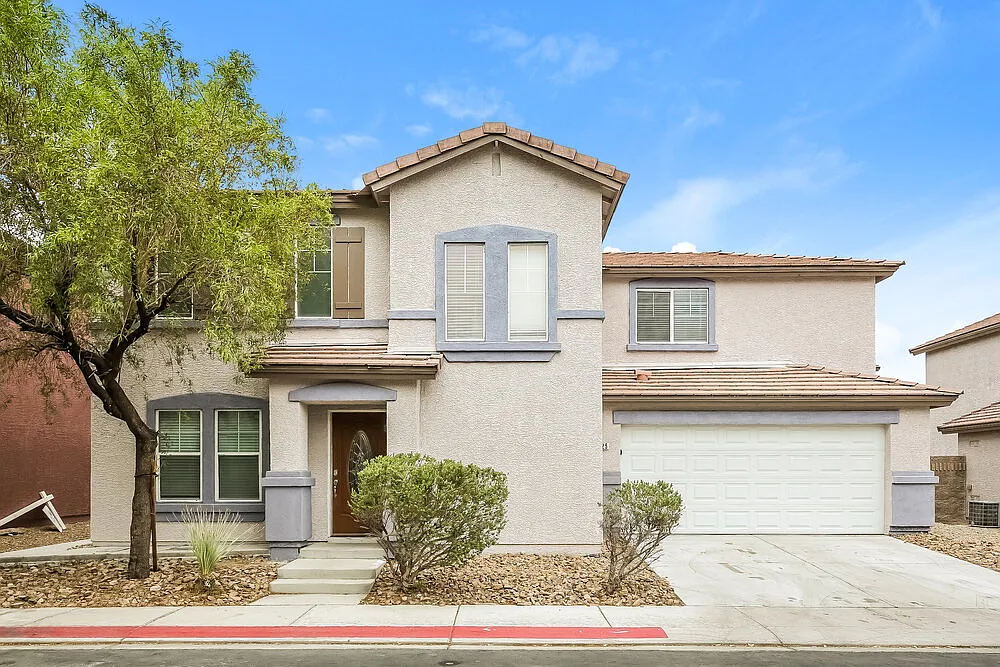 3 bed, 2.5 bath, 1756 sqft, $2,215 — Photo 1