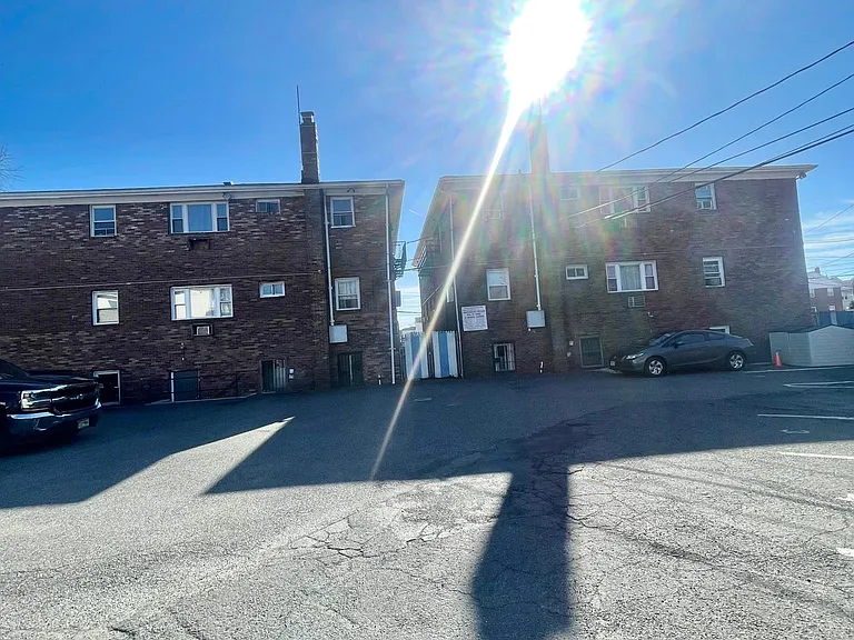 1335 Virginia St #G2 — Photo 7