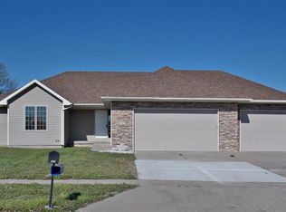 107 S 29th St, Marshalltown, IA 50158