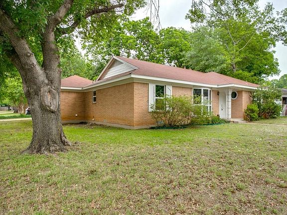 2nd image of 1707 Bluebonnet Trl