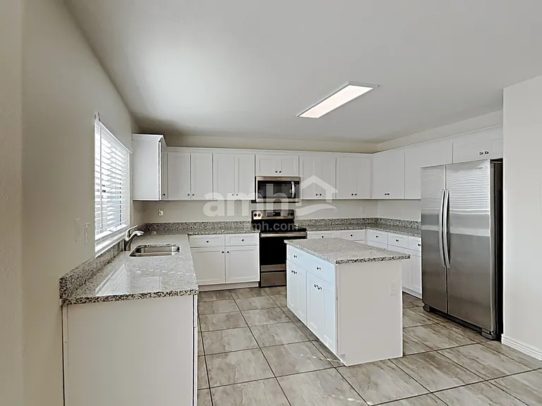 11173 W Madeline Christian Ave — Photo 3