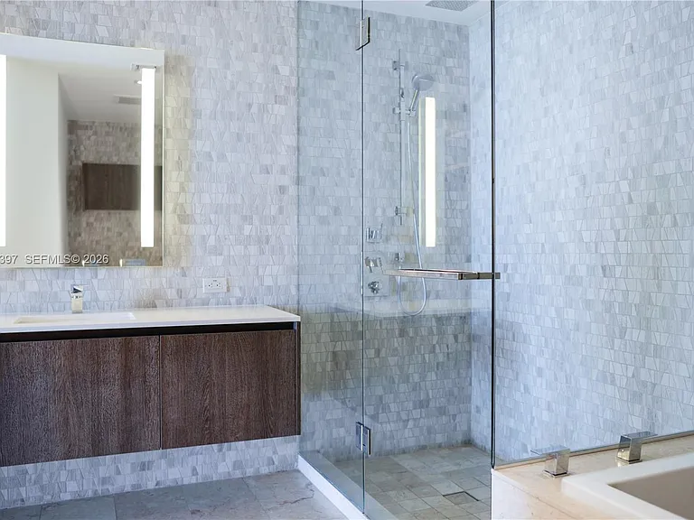 68 SE 6th St #3908 — Photo 18