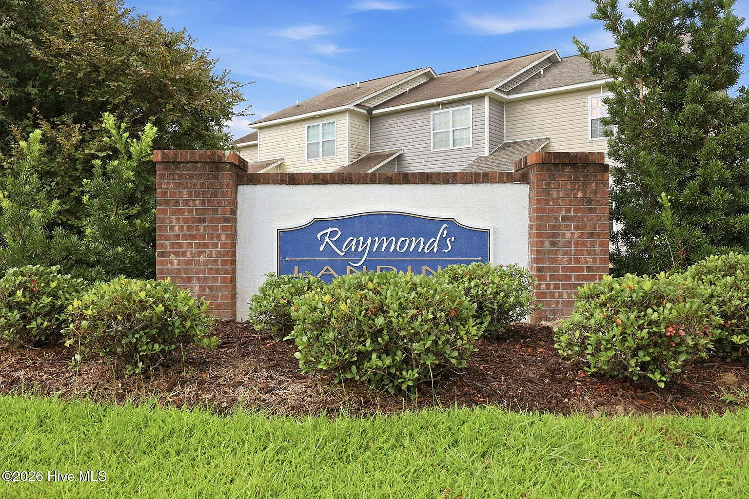 2 bed, 2.5 bath, 1307 sqft, $1,375 — Photo 4
