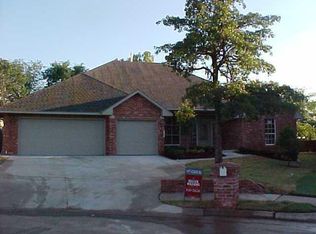 809 Thornbriar, Edmond, OK 73003