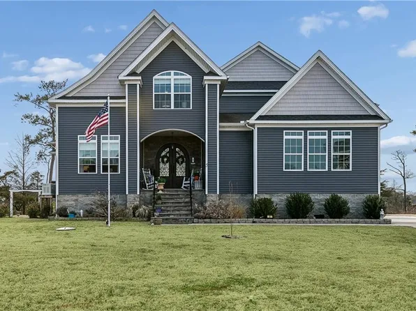 5 Dove Point Trl, Poquoson, VA 23662