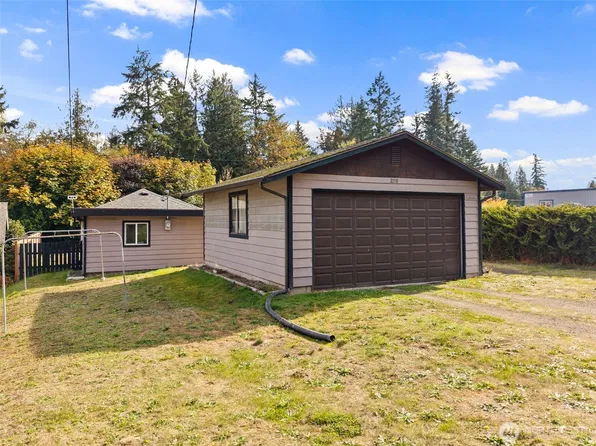2290 Hilltop Lane NW, Bremerton, WA 98312
