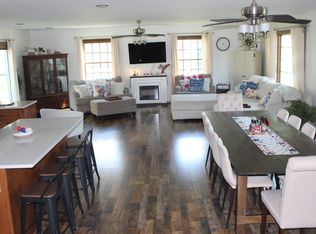 404 Cedar Dr, Pella, IA 50219