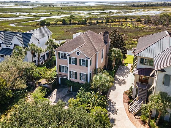 2nd image of 160 Colony Point Dr.