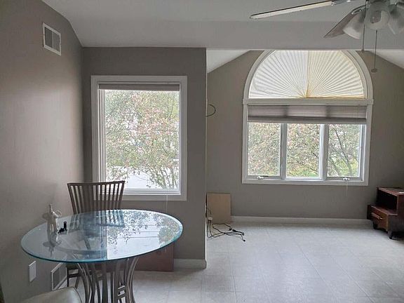 3rd image of 41 Fabian St #Ms3795