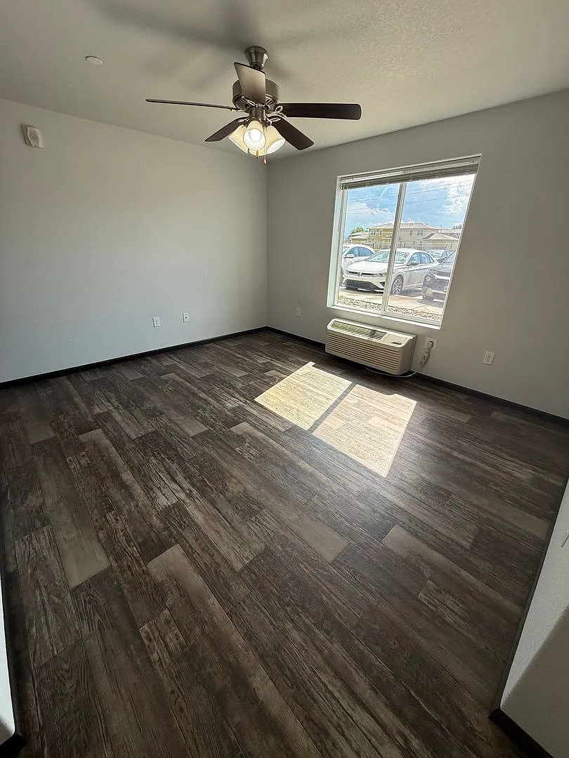 857 Tower Rd — Photo 4