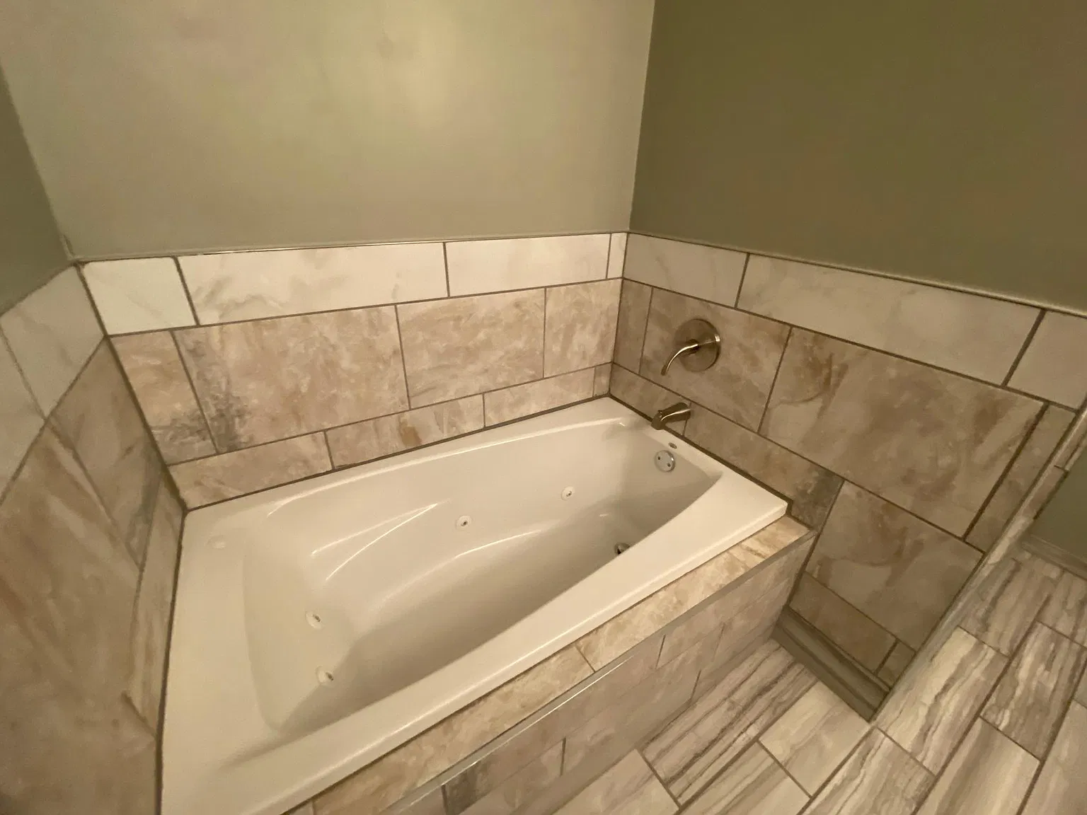 5 bed, 2800 sqft, $3,100 — Photo 4