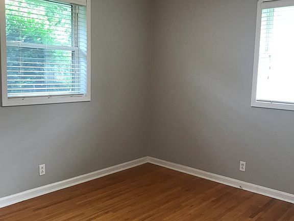 4th image of 1860 Memorial Dr #1860A