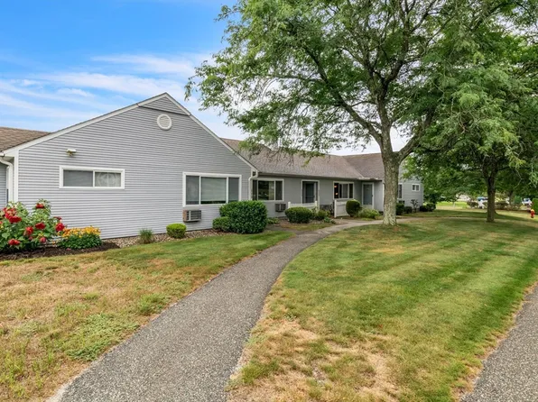 123 Outer Dr Unit 123, Chicopee, MA 01022