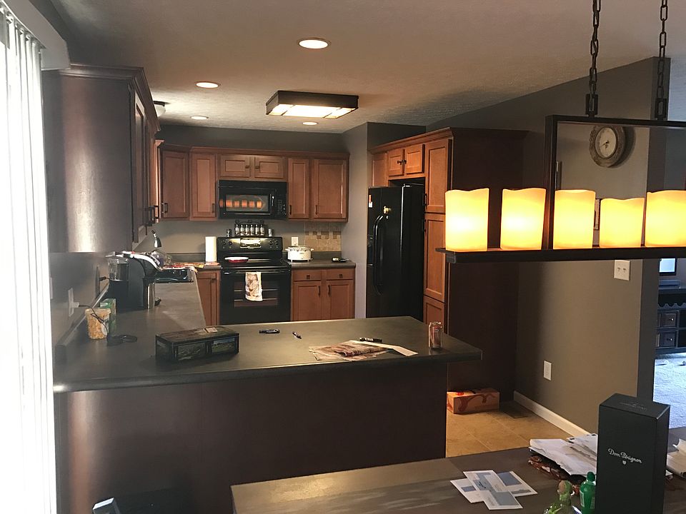 Dining room to kitchen