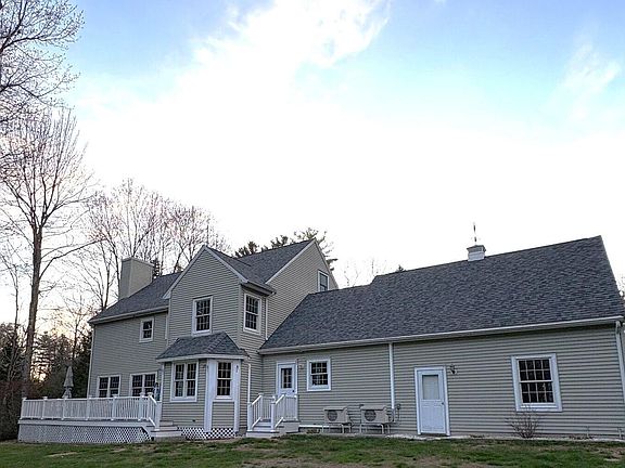 2nd image of 320 Holmes Road