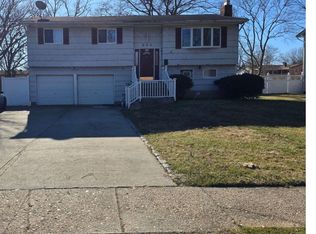 982 Commack Rd, Brentwood, NY 11717