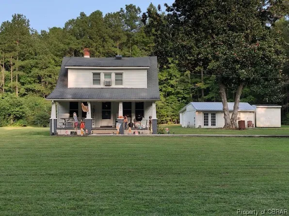 460 Holly Point Rd, Mathews, VA 23109