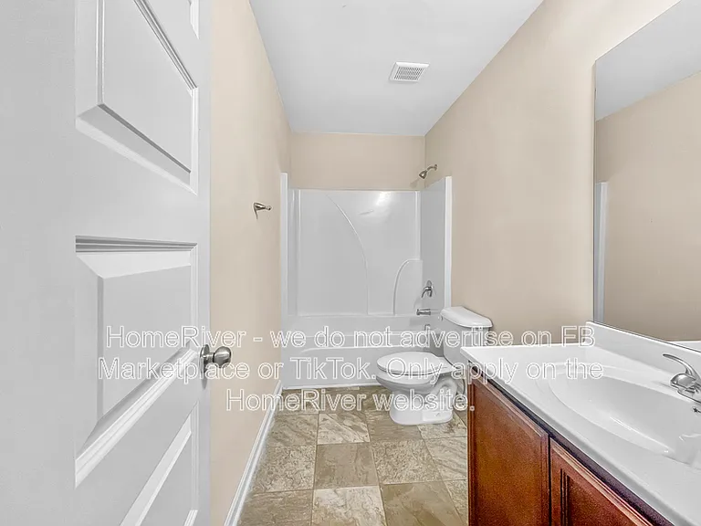 253 Lantana Xing — Photo 10