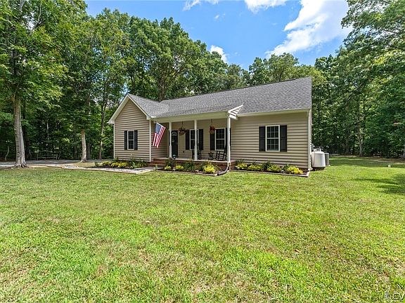 3rd image of 112 Roane Oak Trl