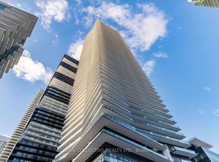 38 Annie Craig Dr #810, Toronto, ON M8V 0G9