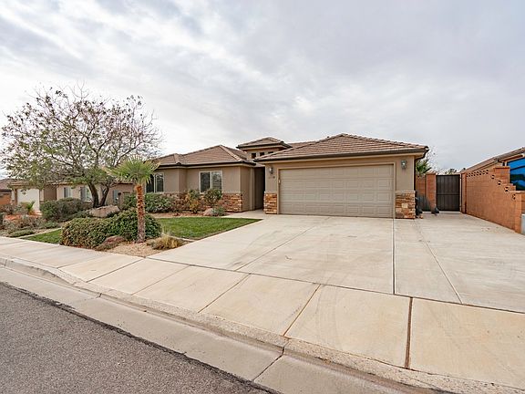 3rd image of 1019 N Camel Springs Dr