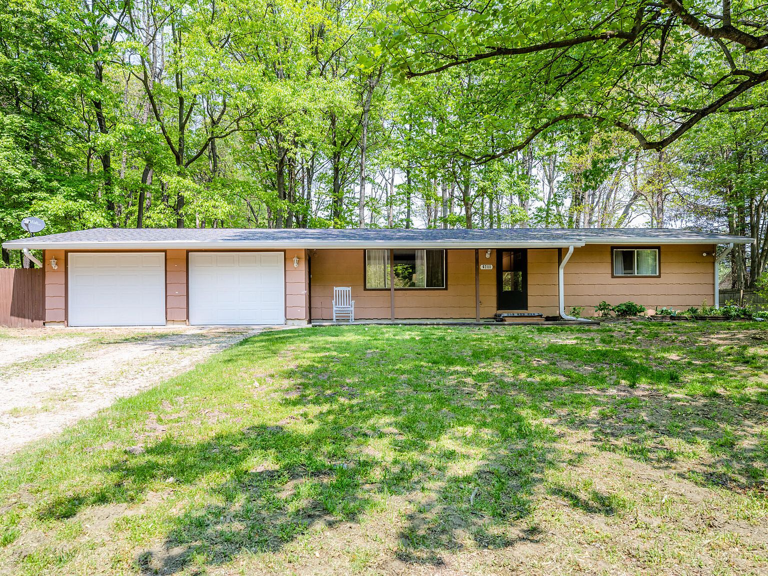 6711 Pine Ct, Coloma, MI 49038 Zillow