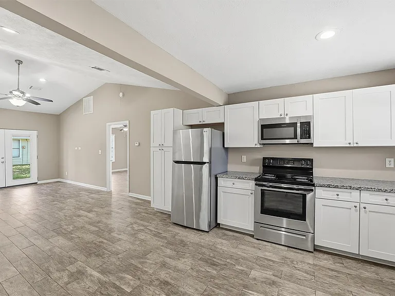 3500 Balboa Cir — Photo 7