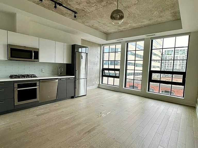 608 Richmond St W #609 — Photo 10