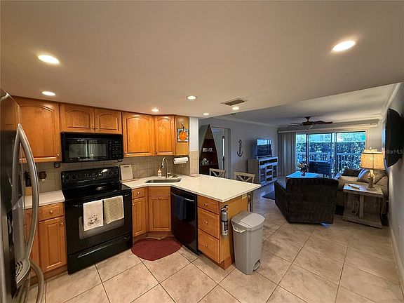 4th image of 950 Broadway APT 107