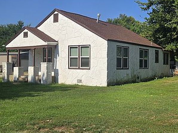 702 N Kansas St