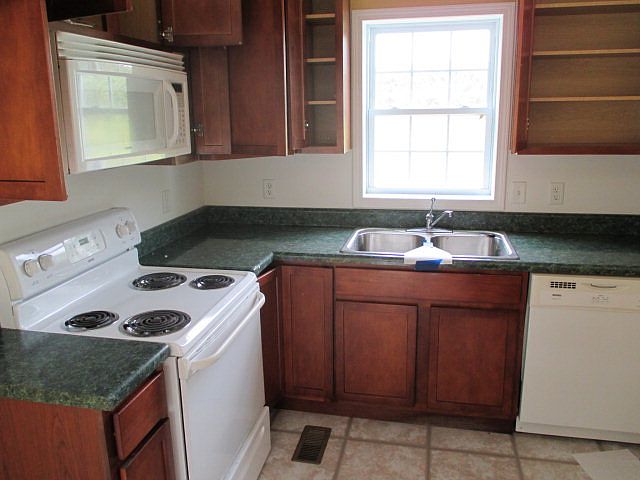 2nd image of 490 Barker Rd