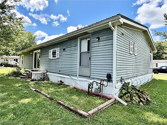 3rd image of 3202 Dove Dr