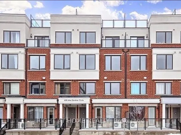 600 Alex Gardner Cir Unit 111, Aurora, ON L4G 3G5