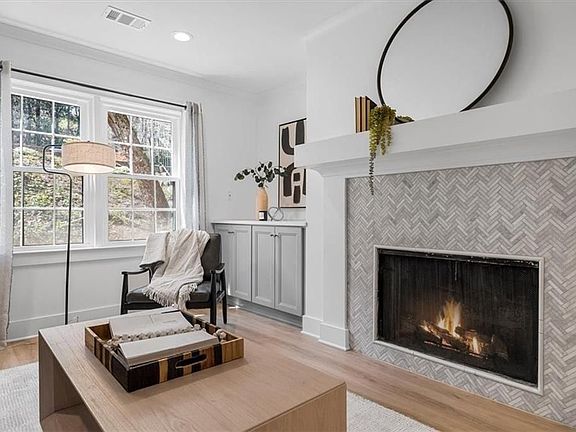 2nd image of 112 Rosaire Pl NW