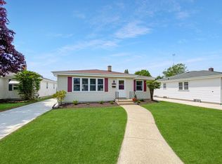 7834 33rd Ave, Kenosha, WI 53142