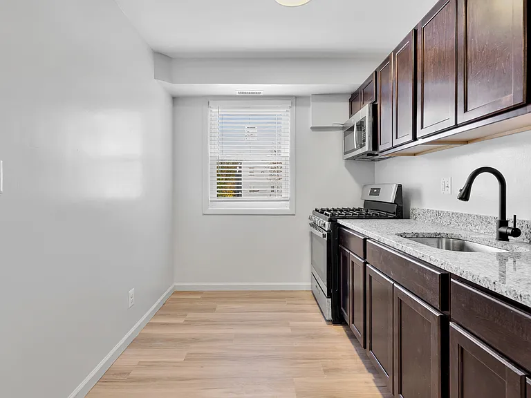 853 Yuma St SE #202 — Photo 5