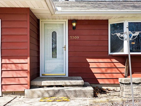 3rd image of 5309 N Sherwood Ave